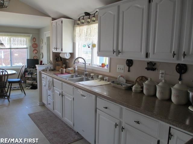6004 Lakeshore Road, Burtchville Twp, MI 48059
