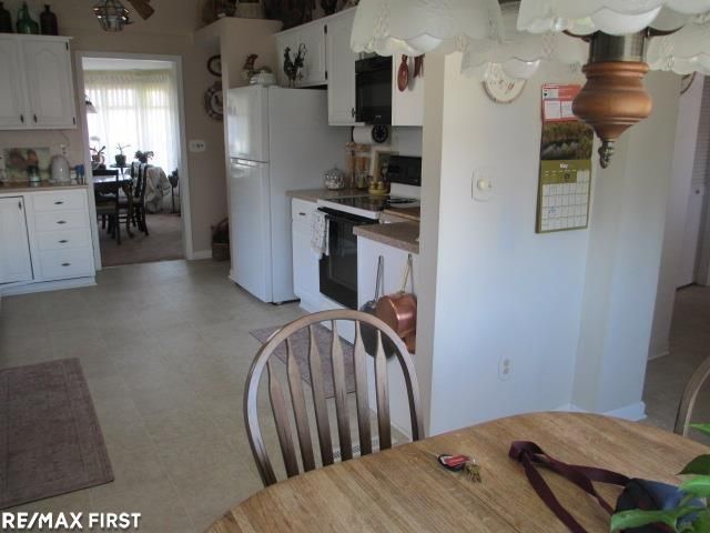 6004 Lakeshore Road, Burtchville Twp, MI 48059