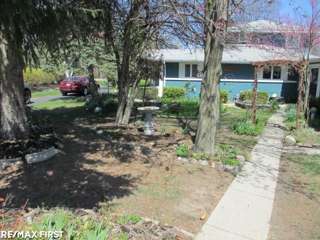 6004 Lakeshore Road, Burtchville Twp, MI 48059