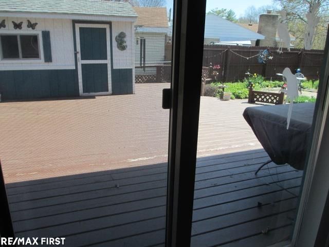 6004 Lakeshore Road, Burtchville Twp, MI 48059