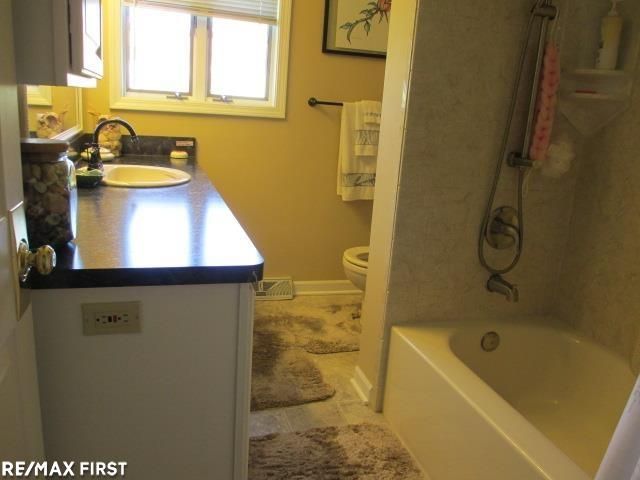 6004 Lakeshore Road, Burtchville Twp, MI 48059