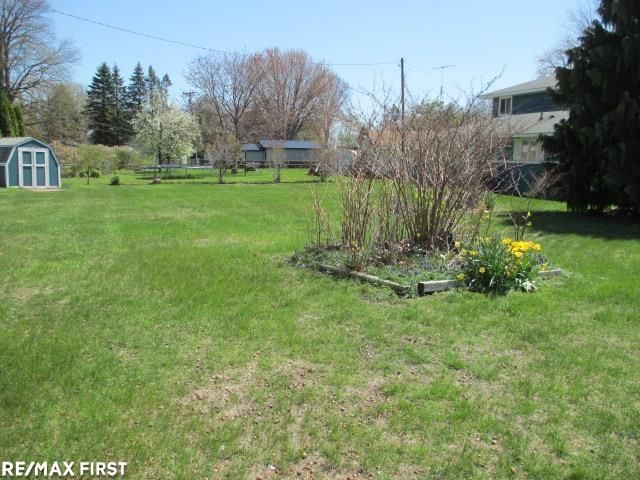 6004 Lakeshore Road, Burtchville Twp, MI 48059