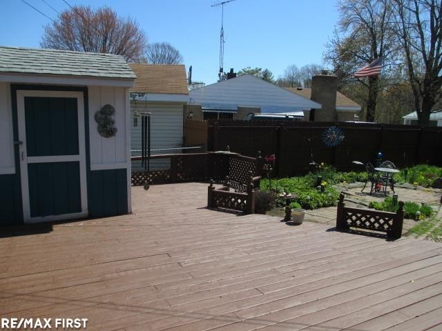 6004 Lakeshore Road, Burtchville Twp, MI 48059