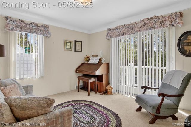 15985 Oak Drive, Livonia, MI 48154