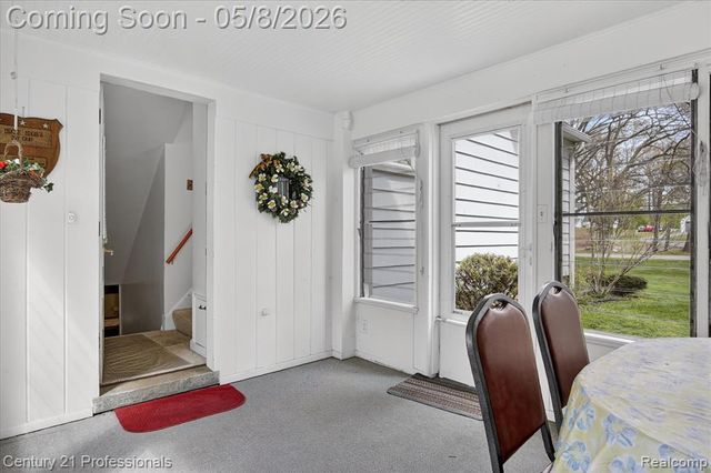 15985 Oak Drive, Livonia, MI 48154