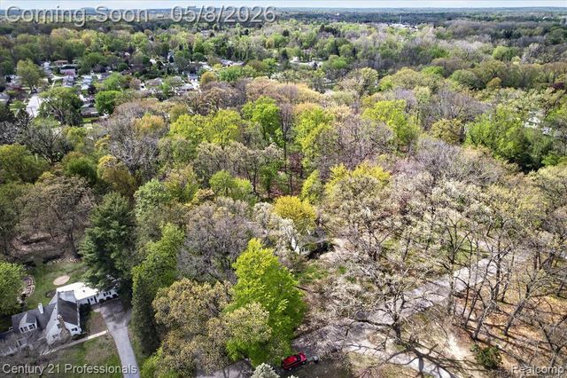 15985 Oak Drive, Livonia, MI 48154