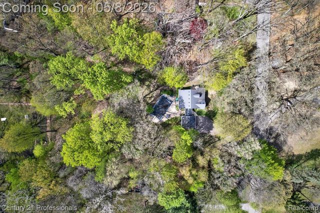 15985 Oak Drive, Livonia, MI 48154