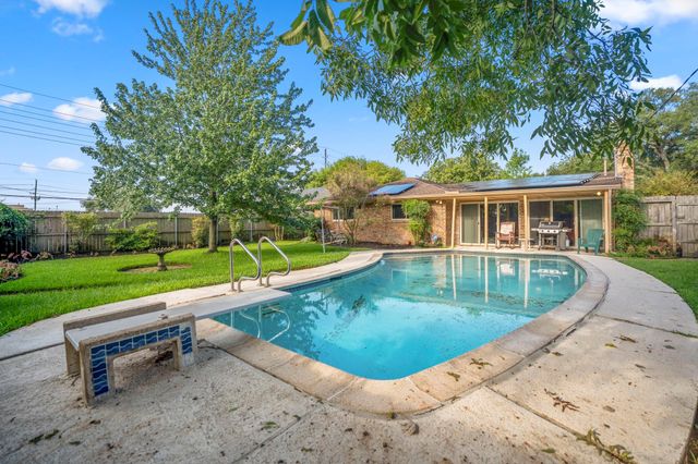 810 Aster Street, Katy, TX 77493