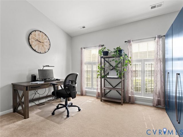 5676 Hogan Bridge Dr, New Kent, VA 23140
