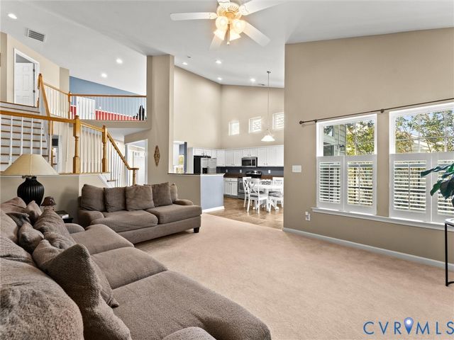 5676 Hogan Bridge Dr, New Kent, VA 23140