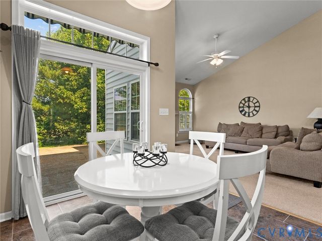 5676 Hogan Bridge Dr, New Kent, VA 23140