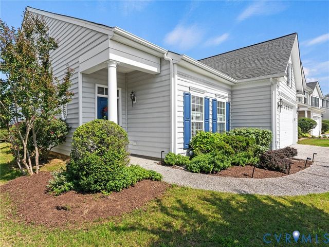 5676 Hogan Bridge Dr, New Kent, VA 23140