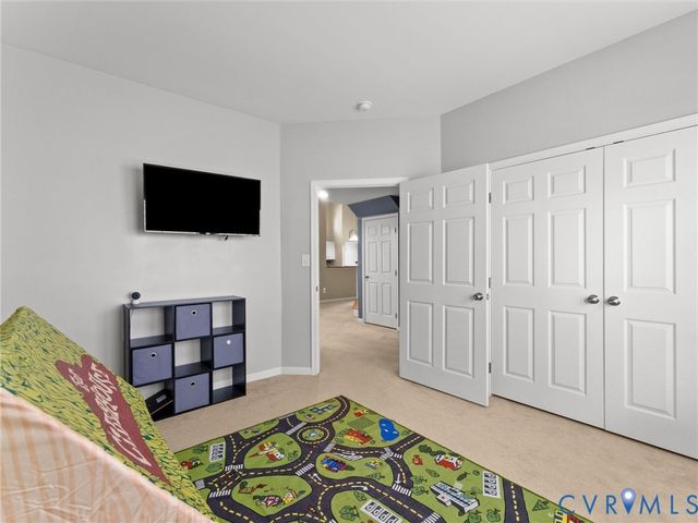 5676 Hogan Bridge Dr, New Kent, VA 23140