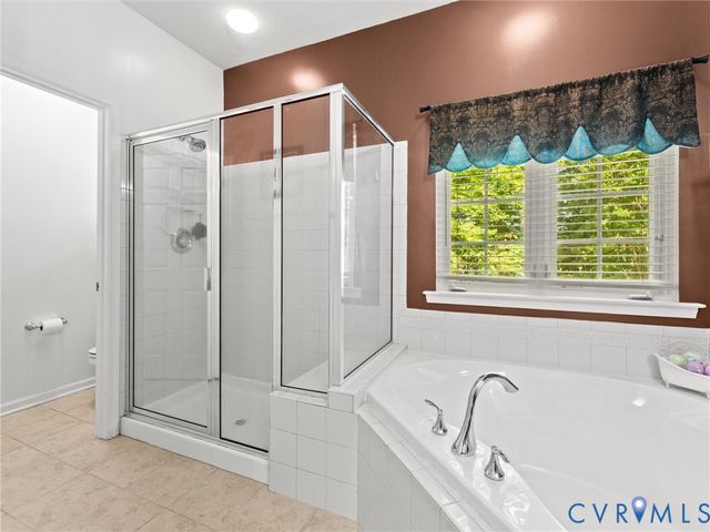 5676 Hogan Bridge Dr, New Kent, VA 23140