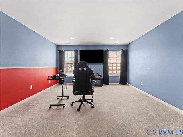 5676 Hogan Bridge Dr, New Kent, VA 23140
