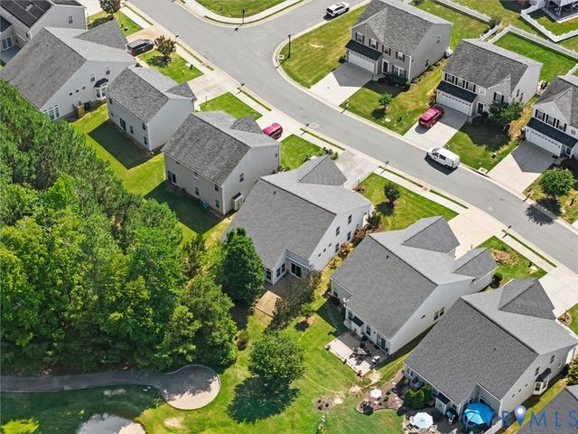 5676 Hogan Bridge Dr, New Kent, VA 23140