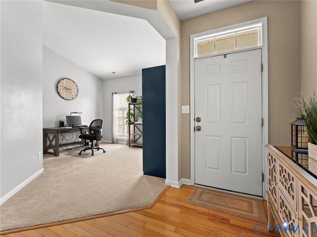 5676 Hogan Bridge Dr, New Kent, VA 23140
