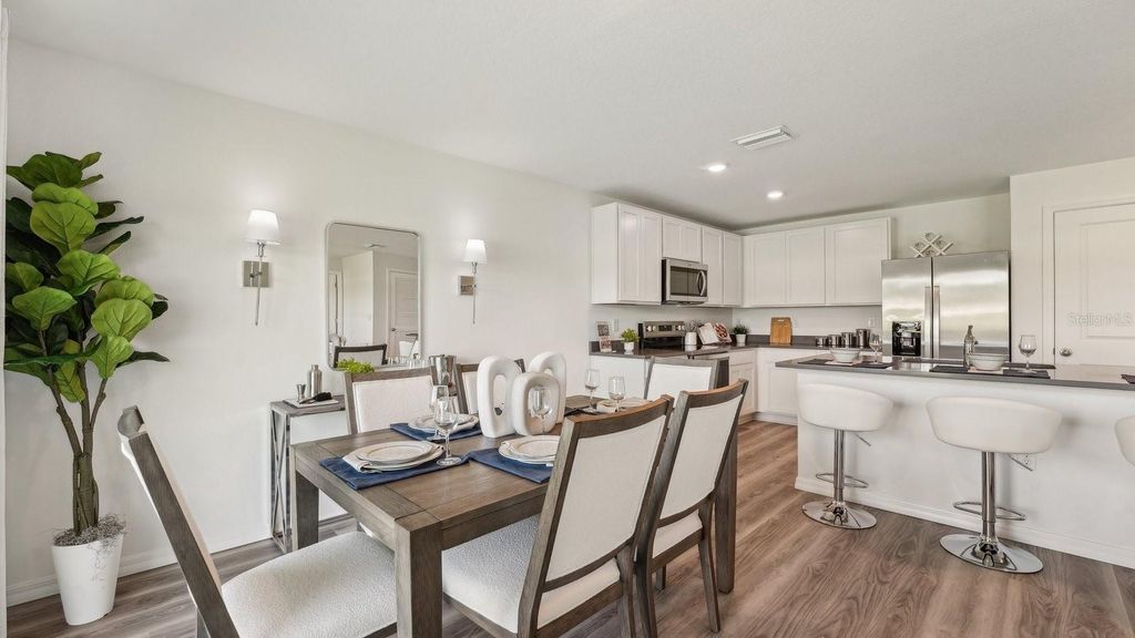 Image 9 of property listing at 11076 NW 167TH TERRACE, Alachua, FL 32615