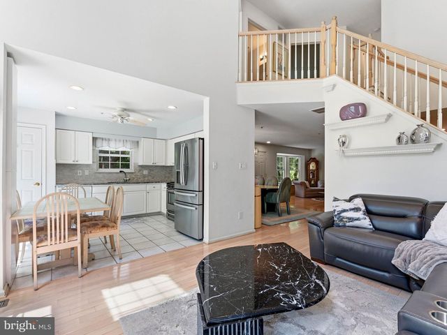 136 BUCKINGHAM WAY, Mount Laurel, NJ 08054
