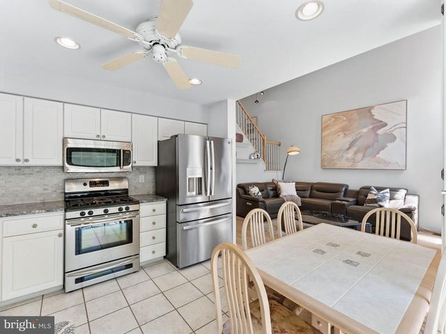 136 BUCKINGHAM WAY, Mount Laurel, NJ 08054