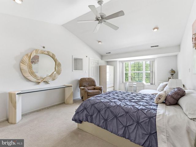 136 BUCKINGHAM WAY, Mount Laurel, NJ 08054