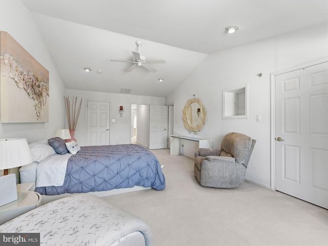 136 BUCKINGHAM WAY, Mount Laurel, NJ 08054