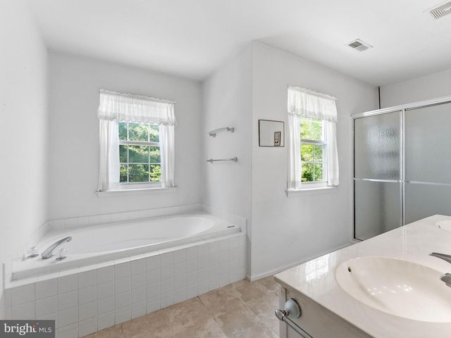 136 BUCKINGHAM WAY, Mount Laurel, NJ 08054