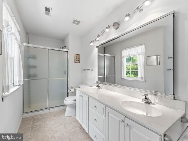 136 BUCKINGHAM WAY, Mount Laurel, NJ 08054