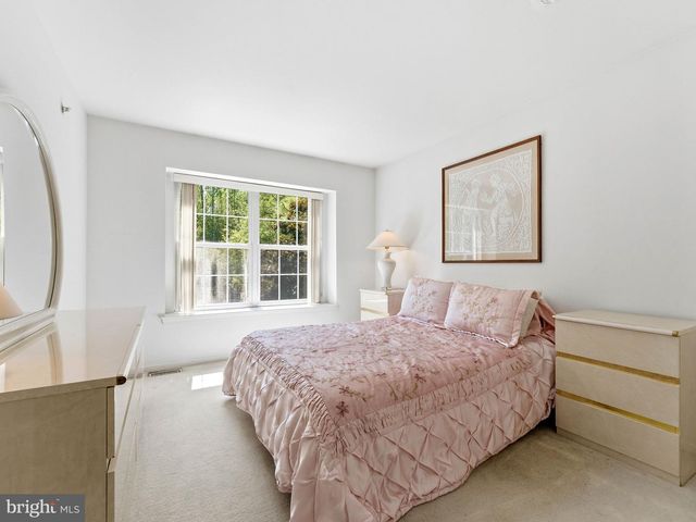 136 BUCKINGHAM WAY, Mount Laurel, NJ 08054