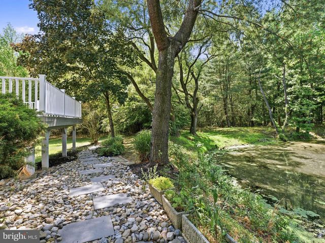 136 BUCKINGHAM WAY, Mount Laurel, NJ 08054