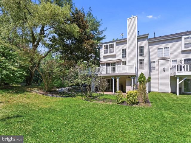 136 BUCKINGHAM WAY, Mount Laurel, NJ 08054