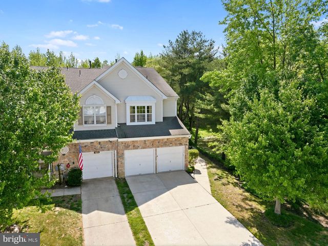 136 BUCKINGHAM WAY, Mount Laurel, NJ 08054
