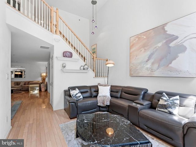 136 BUCKINGHAM WAY, Mount Laurel, NJ 08054