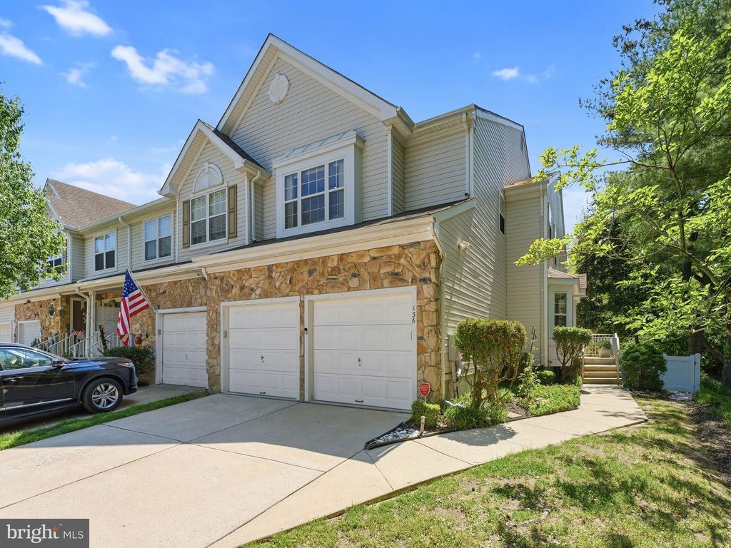 136 BUCKINGHAM WAY, Mount Laurel, NJ 08054