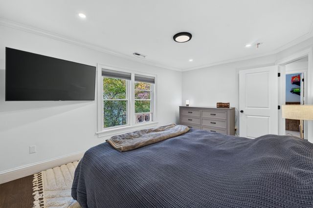 36 Washburn St, Watertown, MA 02472