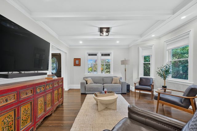 36 Washburn St, Watertown, MA 02472