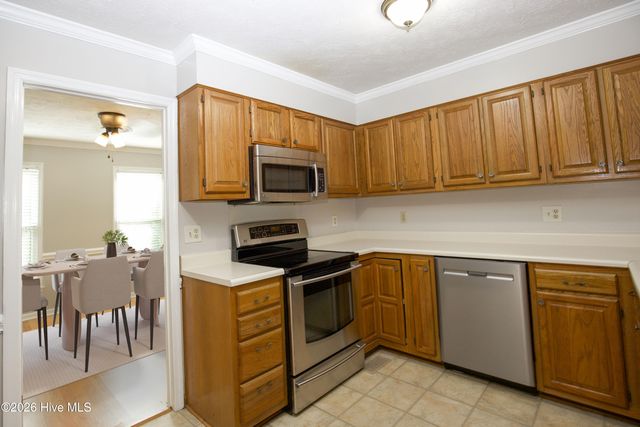 7504 Coleridge Drive, Fayetteville, NC 28304