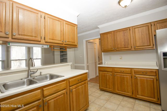 7504 Coleridge Drive, Fayetteville, NC 28304