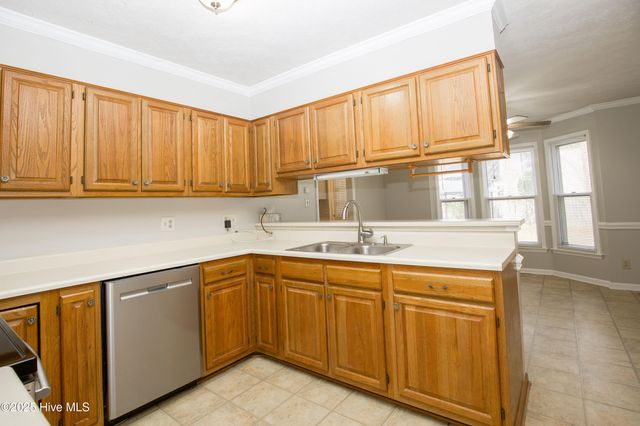 7504 Coleridge Drive, Fayetteville, NC 28304