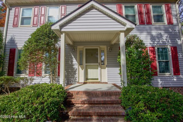 7504 Coleridge Drive, Fayetteville, NC 28304