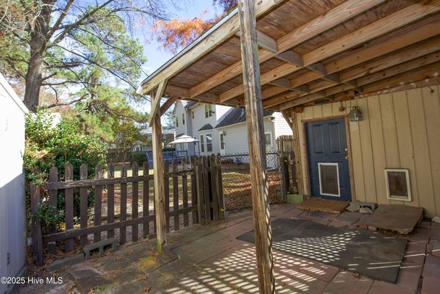 7504 Coleridge Drive, Fayetteville, NC 28304