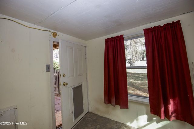 7504 Coleridge Drive, Fayetteville, NC 28304