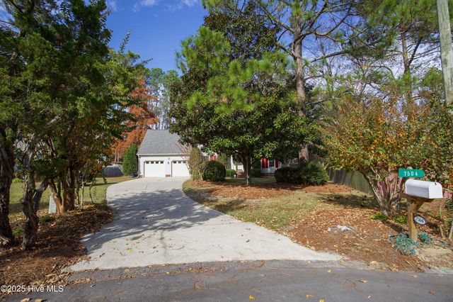 7504 Coleridge Drive, Fayetteville, NC 28304