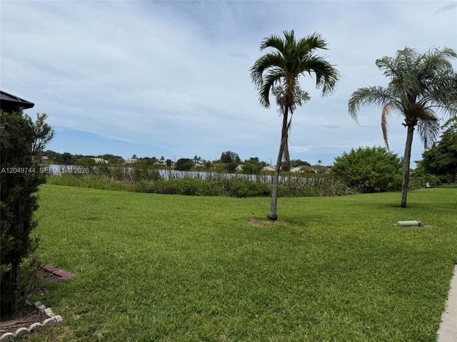 4804 Waterview Cir, Palm Springs, FL 33461