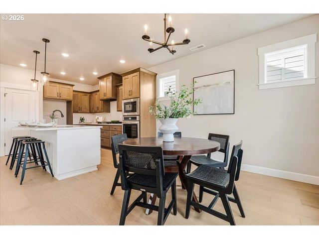 18090 Sw BARROWS Rd, Beaverton, OR 97007