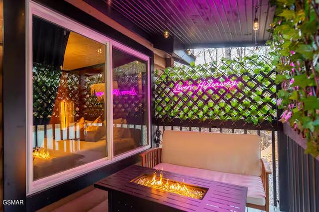 274 Arrowhead Mountain Way, Sevierville, TN 37876