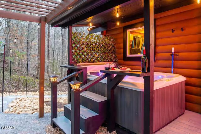 274 Arrowhead Mountain Way, Sevierville, TN 37876