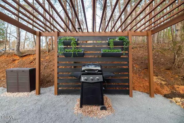 274 Arrowhead Mountain Way, Sevierville, TN 37876