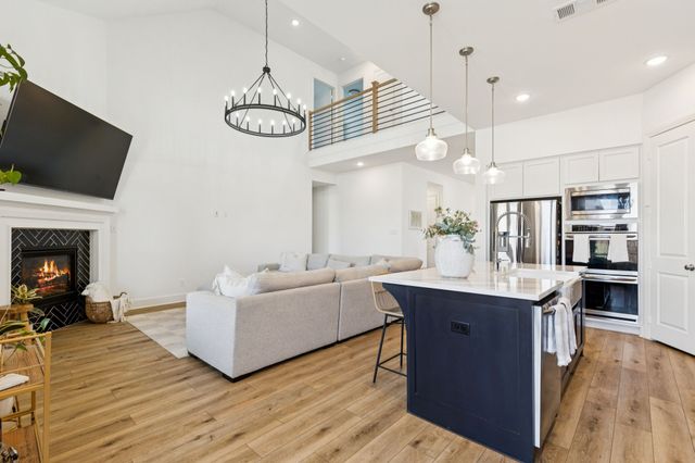 1812 Mcdougall Creek, Van Alstyne, TX 75495