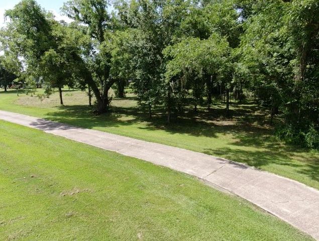 130 Sally Lake Court, Angleton, TX 77515